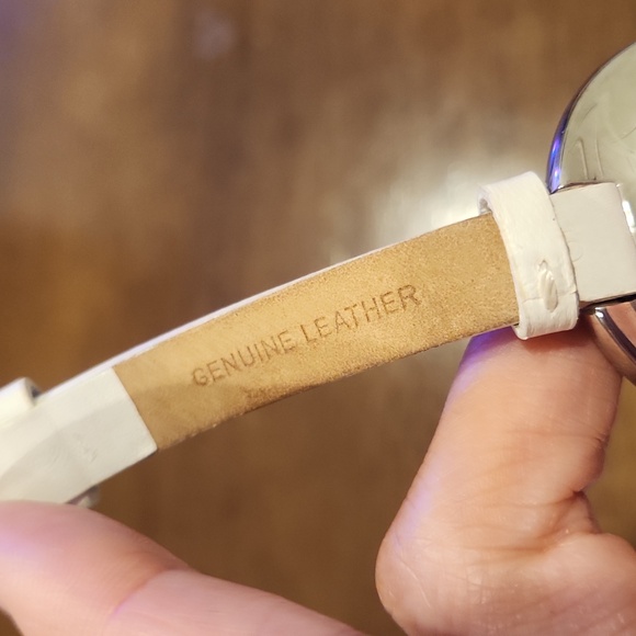 Lacoste pink watch - Picture 3 of 6